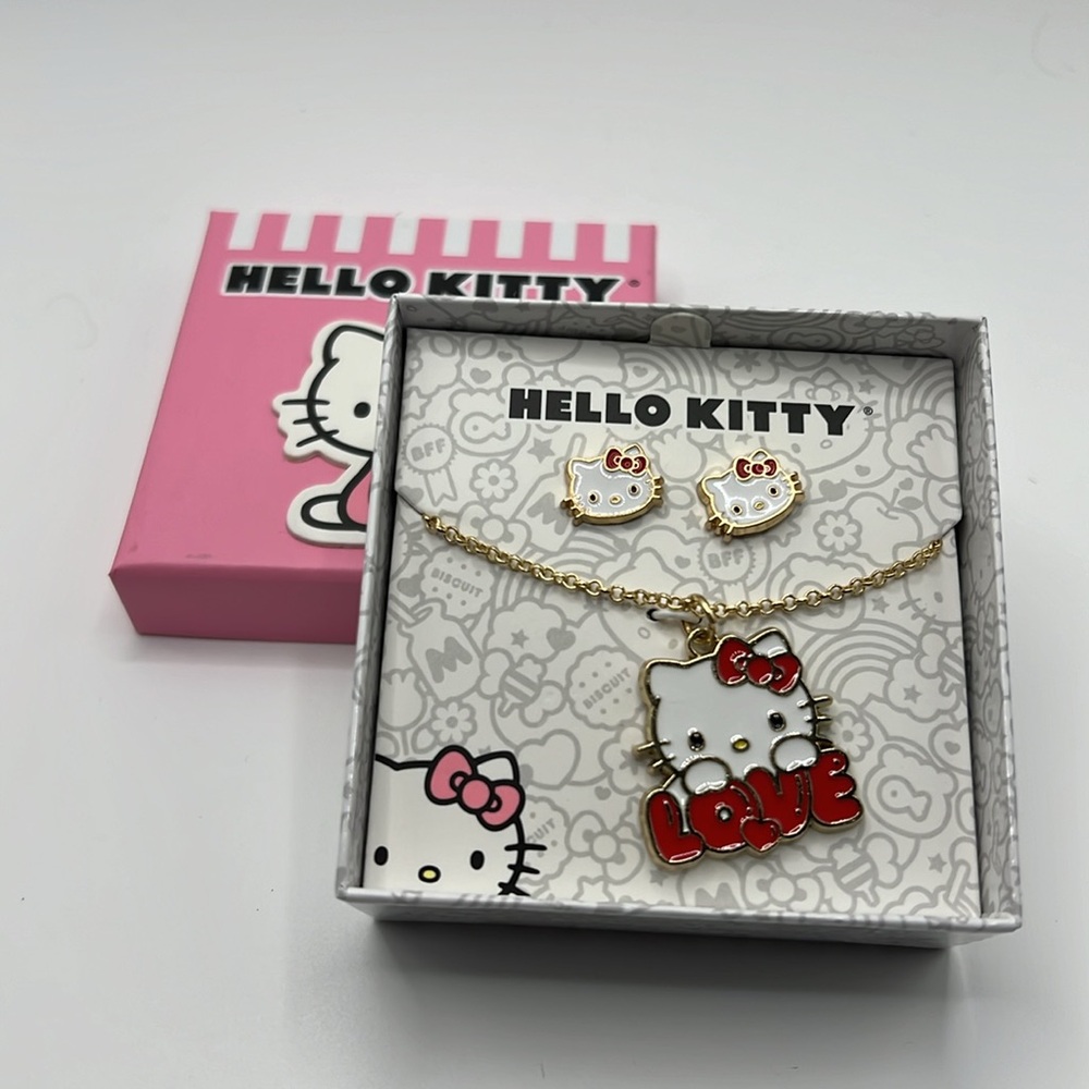 Hello Kitty Love Set – Necklace & Stud Earrings Gift Set
